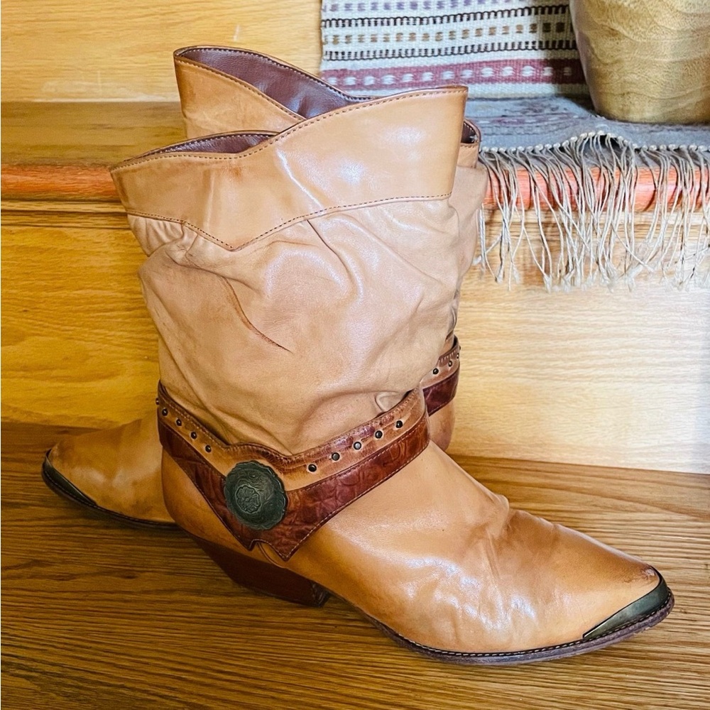 GUC Paula Fellicci Italian leather western boots. Rare. 
CAMEL and Cognac